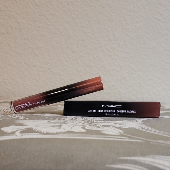 MAC Cosmetics Love Me Liquid Lipcolour In Coffee & Cigs - Picture 3 of 5